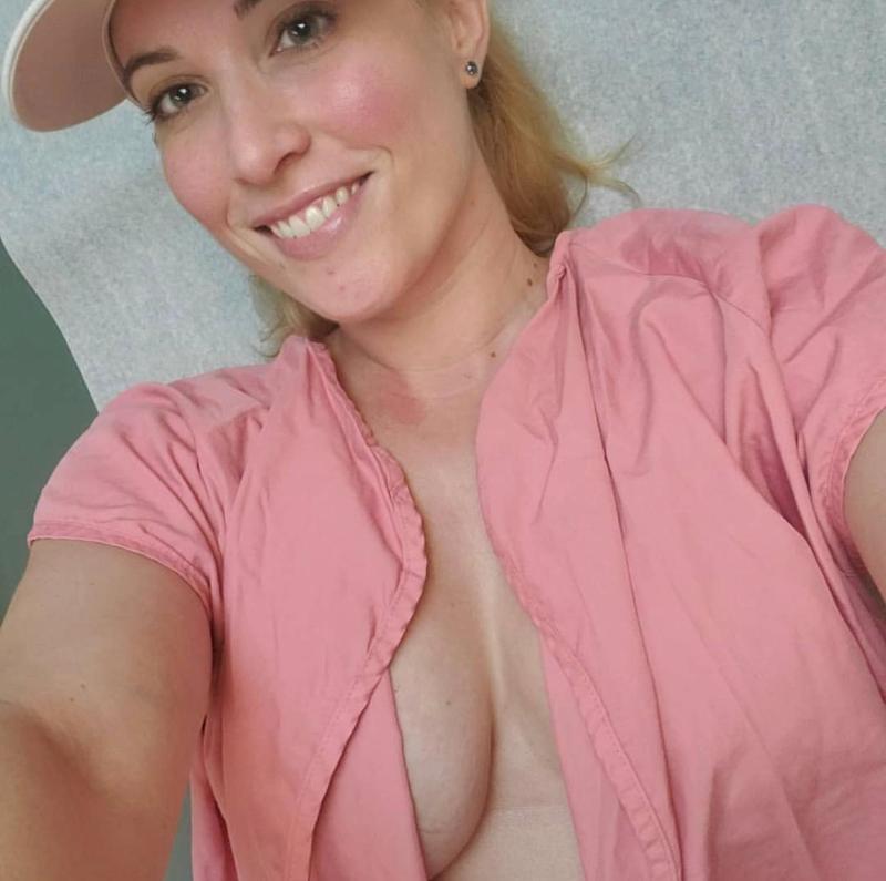 I am a professional hooker - AVAILABLE NOW