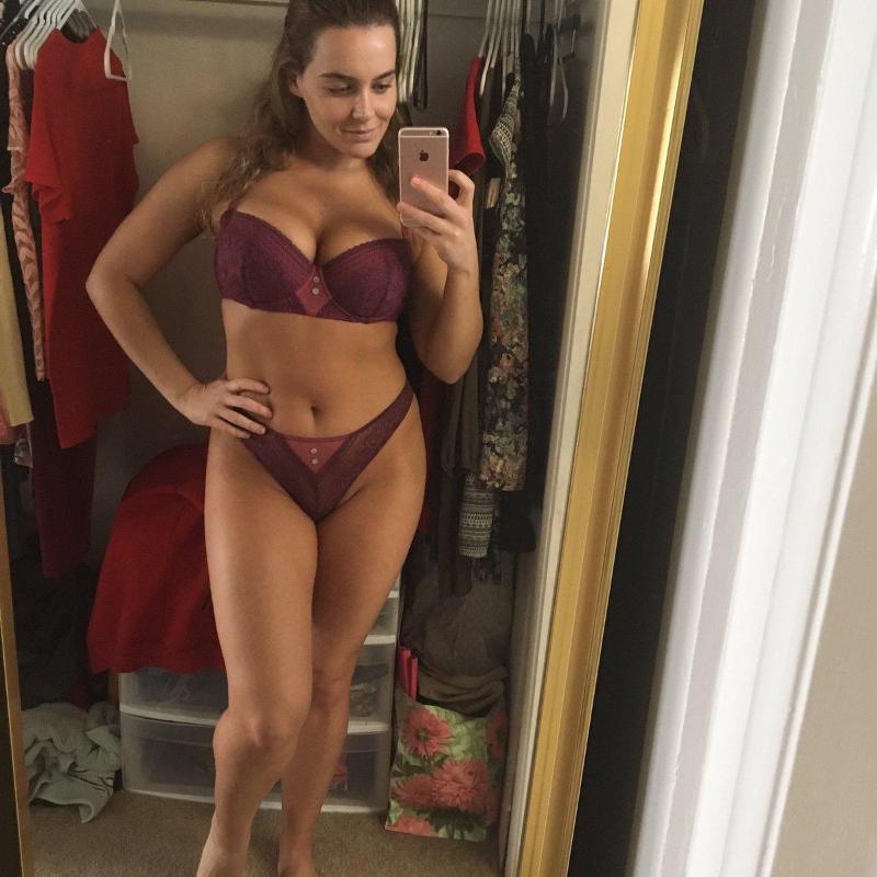 I'M WET AND READY TO TAKE IN SOME GOOD HARD COCK🍆💦🍆 (615) 696-975