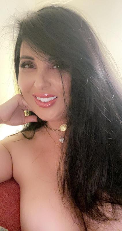 ESCORT TO FUCK YOU GOOD 👍 BEST SERVICE TO CUM GOOD