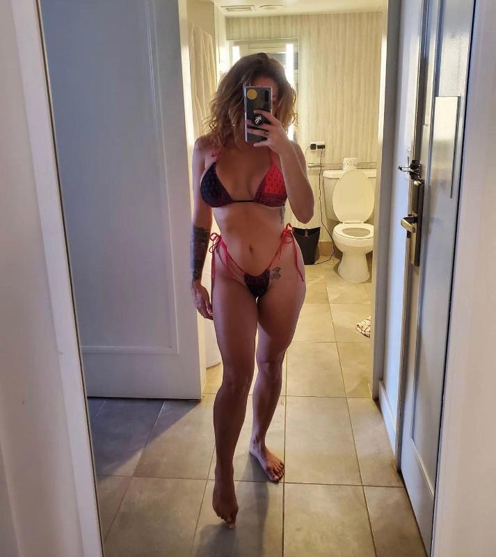 I'm Sweet Sexy Nasty 😋 your complete late night freak! i SUCK DICK like n