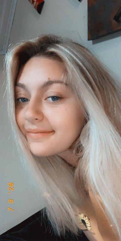 Horny asf HMU I’m available😍👅