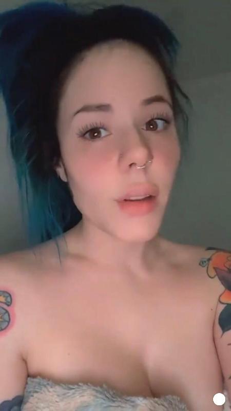 HMU FOR HOOKUP 🍑🍑🍑