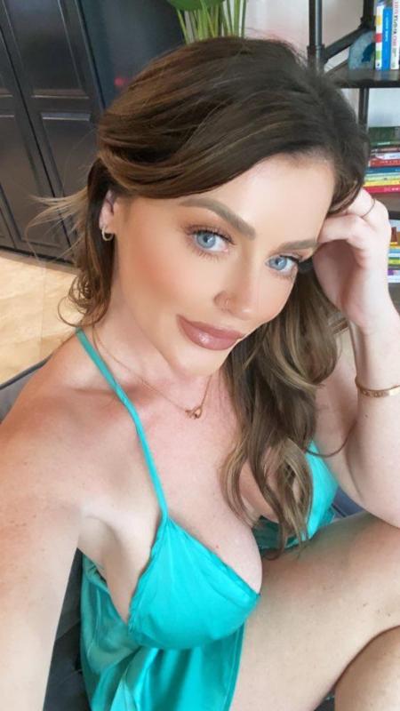 Hot sexy Sharon 🍑🍆