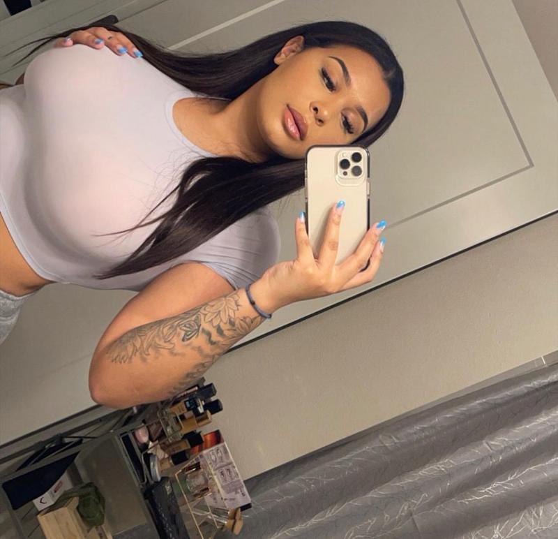 Hot pussy👅👅💦💦