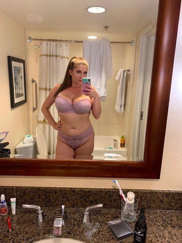 I’M AVAILABLE FOR ALL HOOKUPS SO HOT AND SWEET 🥰🍑💦 TEXT :-(425) 494-7271