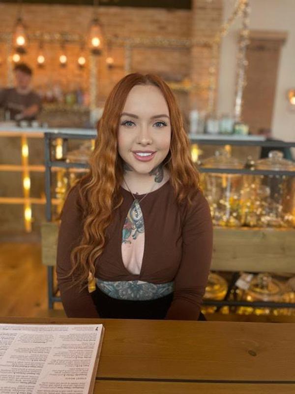 Escort available for hookup Dates