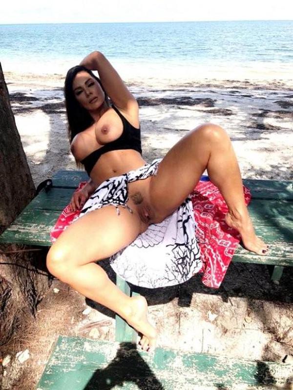 I'M AVAILABLE FOR HOOKUP